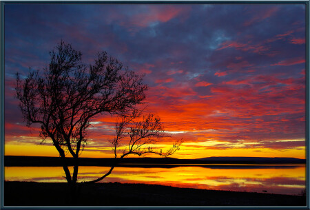 Закат на озере