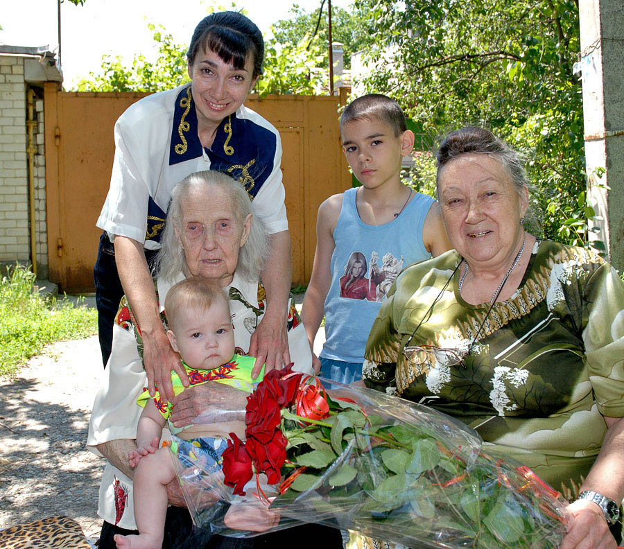 Прапрабабушка из Пятигорска отметила день рождения - 100 лет!