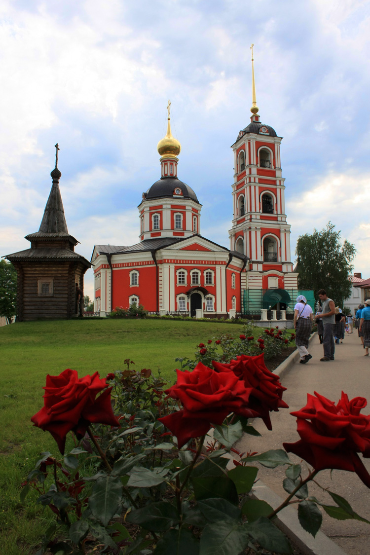 Женский монастырь в Угличе