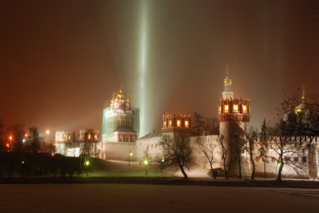 В Новодевичий монастырь зимой прилетало НЛО