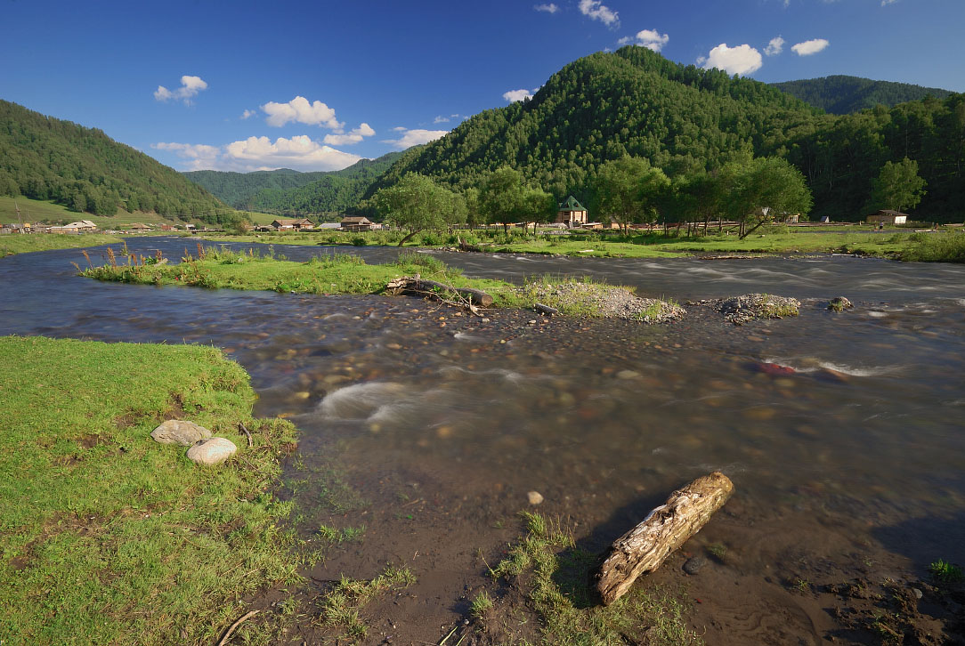 Вид на село Уожан