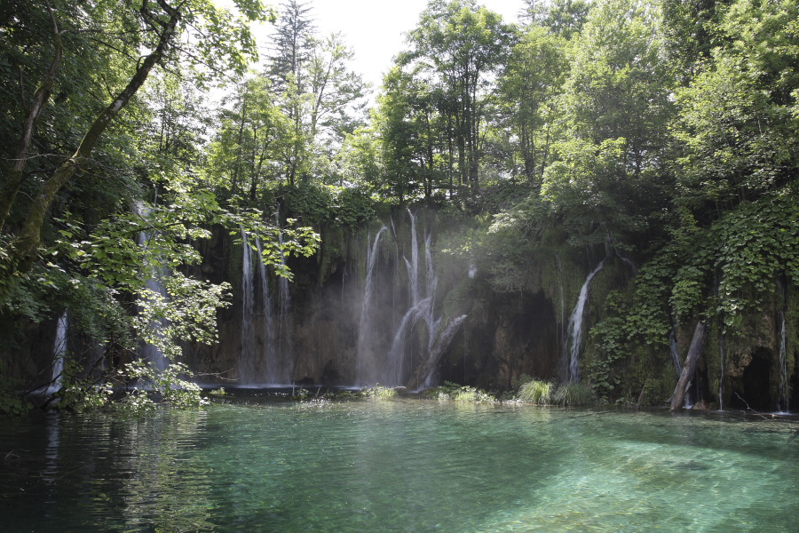 Вода, свет и тень