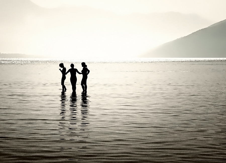 Three sirens