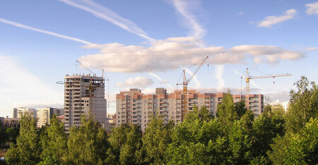 Город строится.