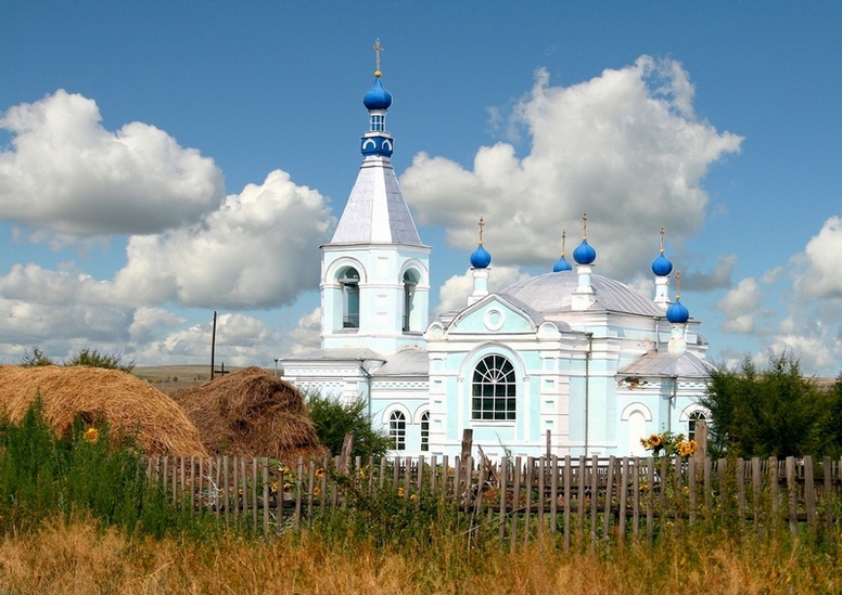 Деревенская церковь