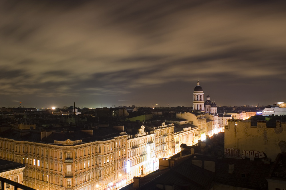 Под небом Петербурга