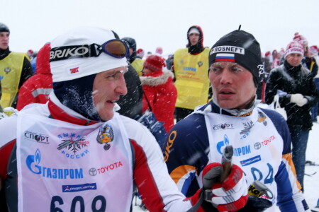 На лыжне соперники, а в жизни друзья...