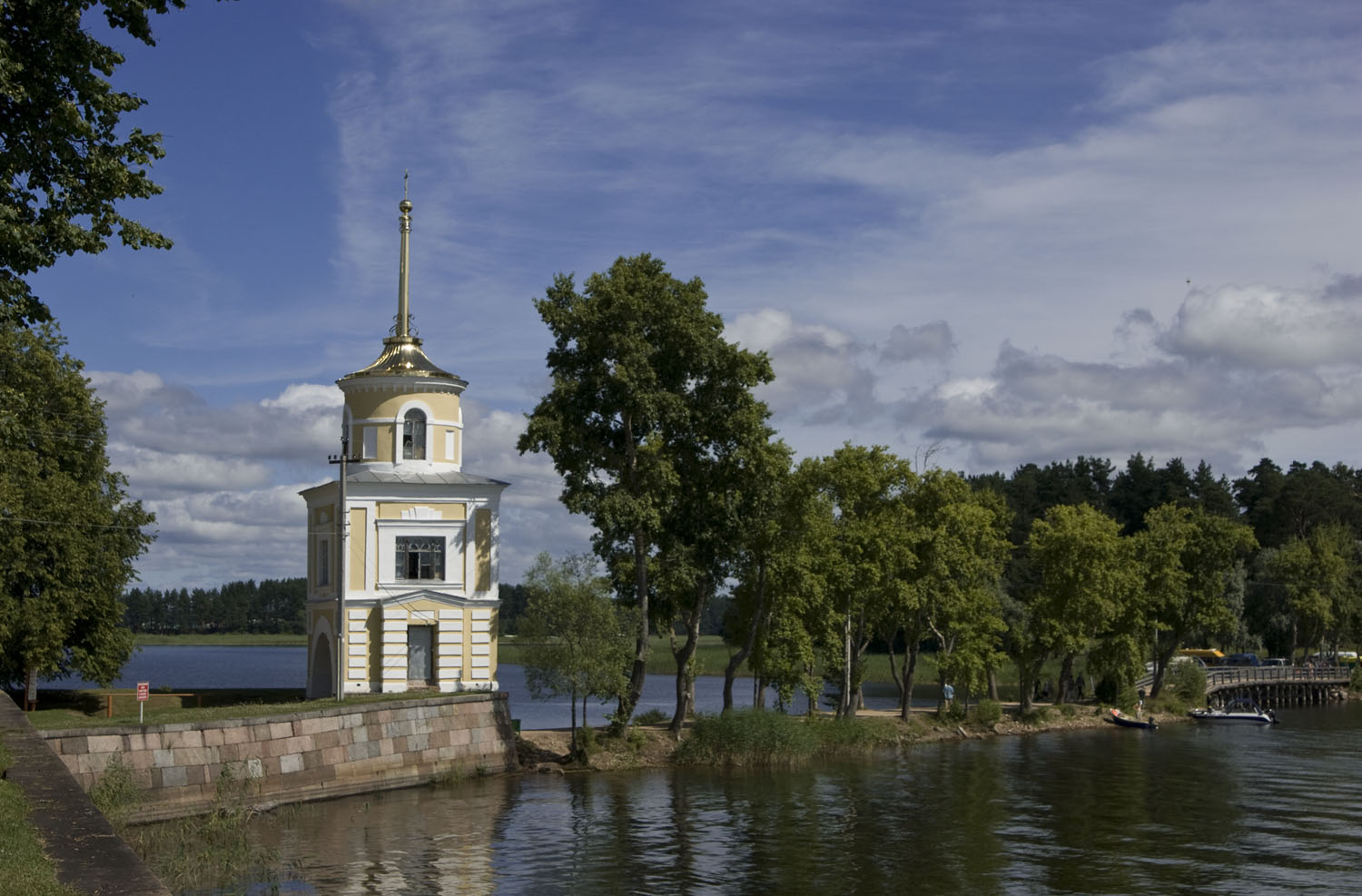 Селигер. Дорога в монастырь.