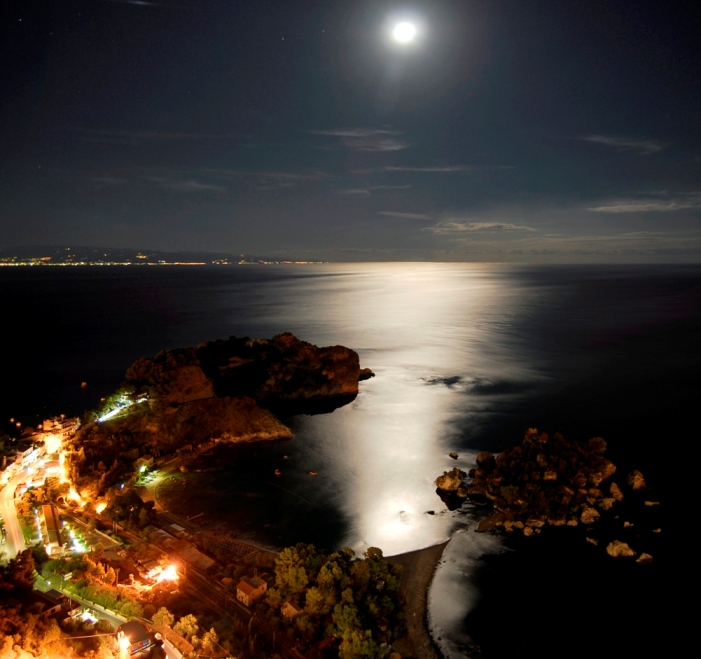 Isola Bella moonligts