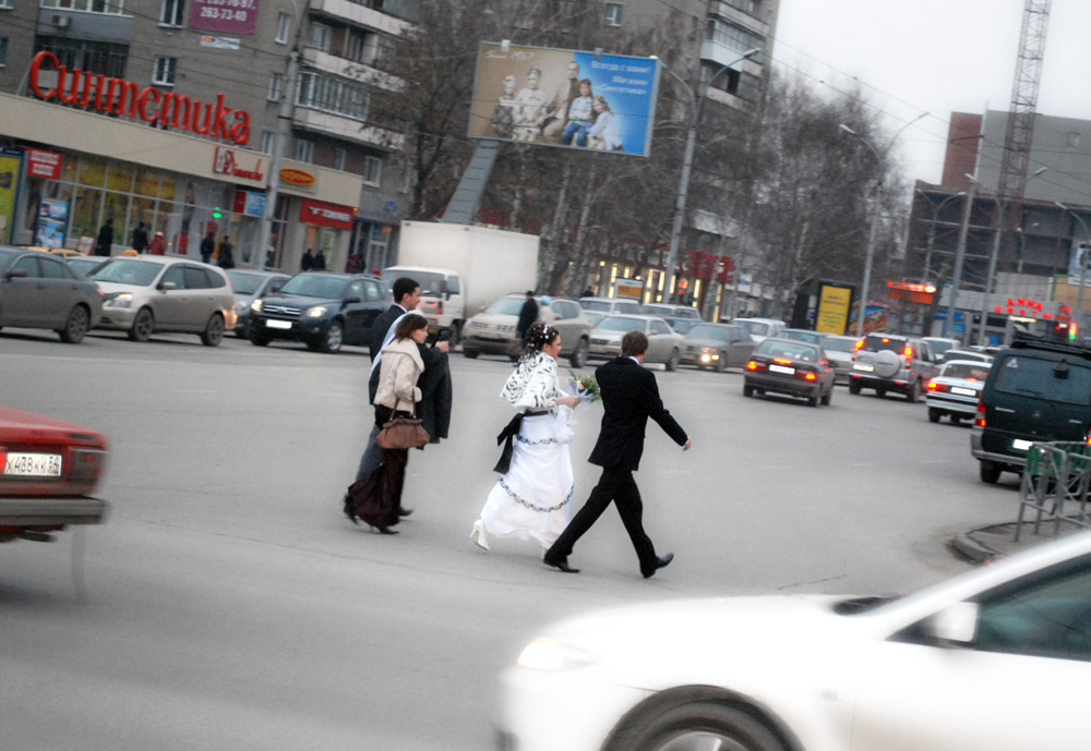 Бегом по мостовой