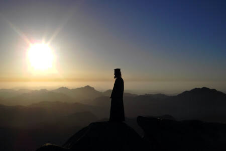 Монах на горе Синай