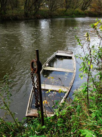 никуда не уплывет)