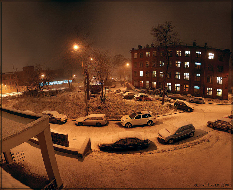 Дворовые зарисовки: Осень. Снегопад.