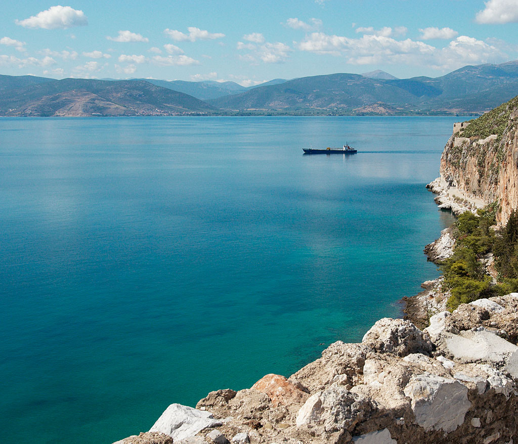 Корабли уходят в море. Напфлион.