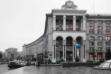 Вот новый поворот и главпочтамп Вам окнами "подмигнет&q