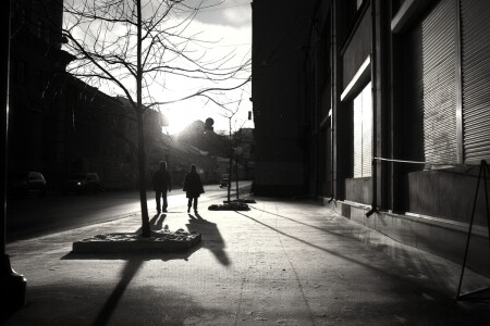 Кружился легкий снег...