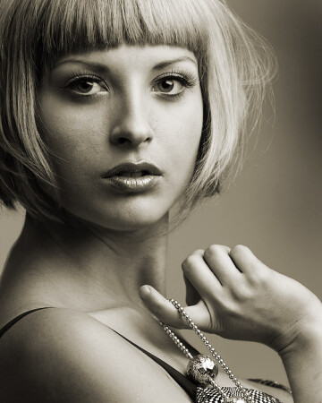 B&W