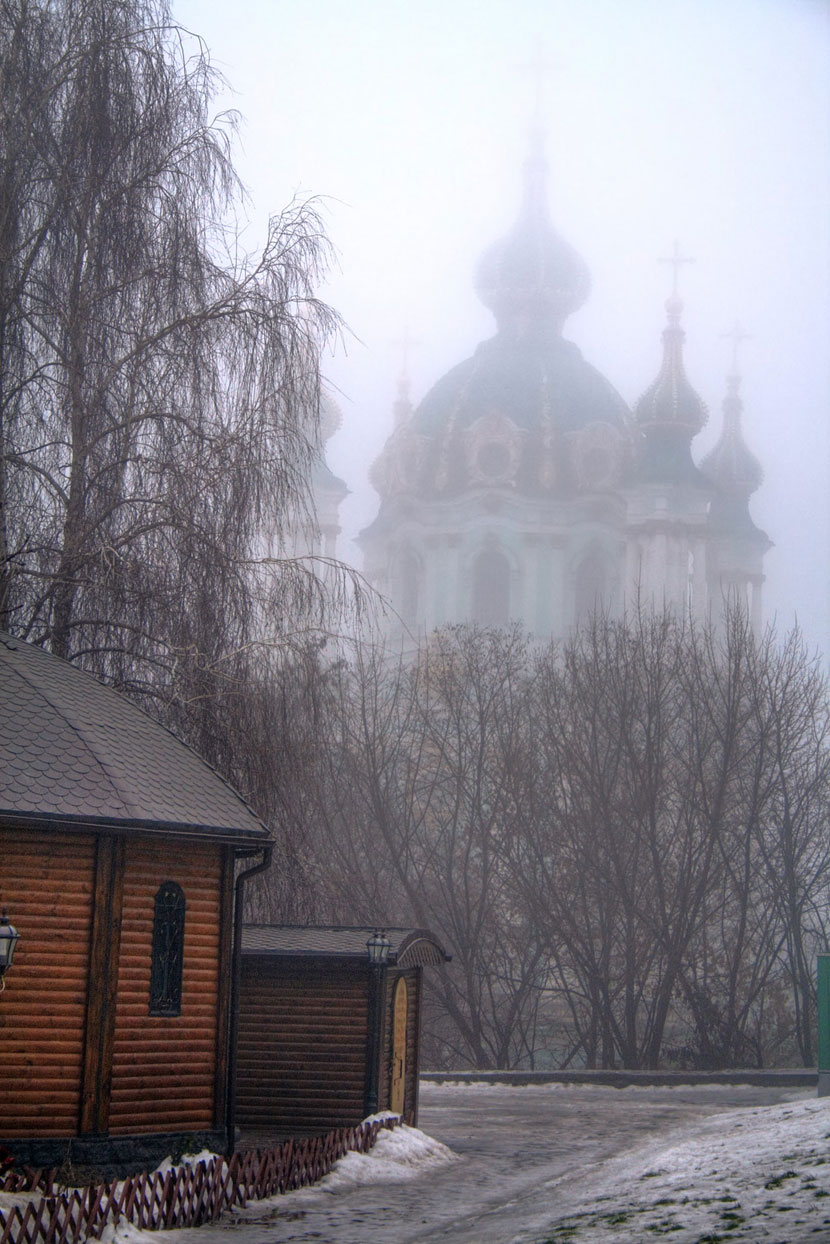 Силуэт Андреевской церкви