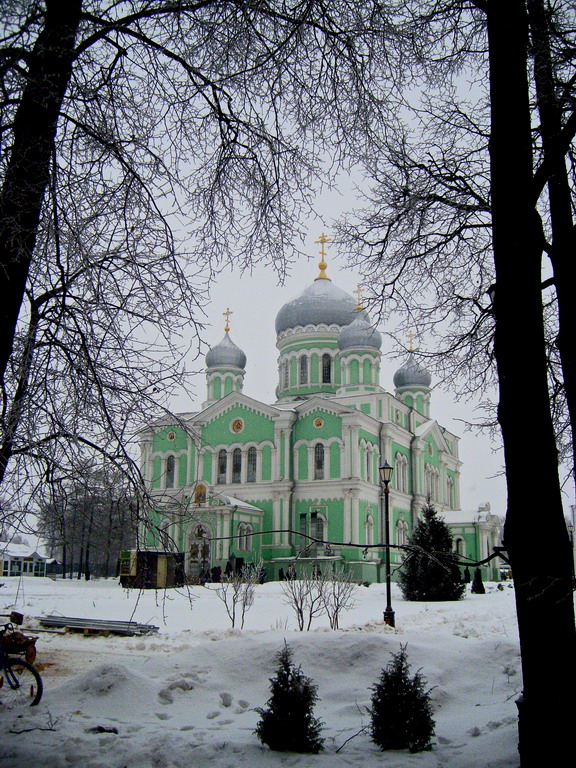 В Дивеево.