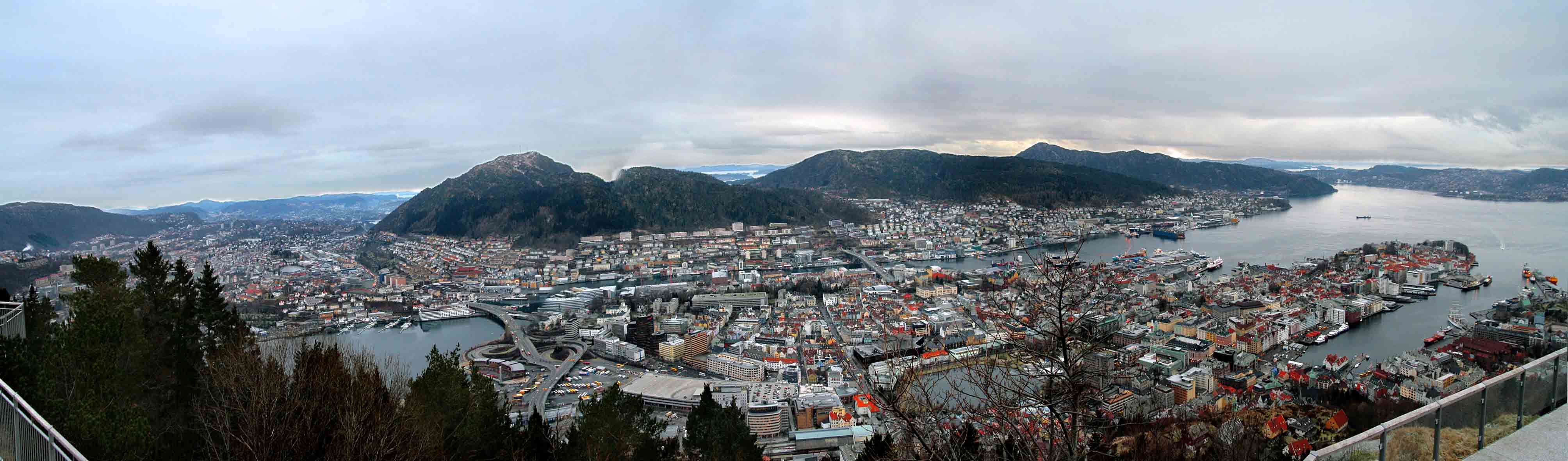 Берген.Панорама из 3 фото