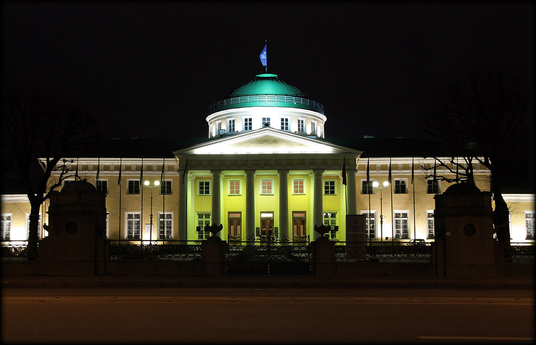 Таврический дворец (С-Петербург)