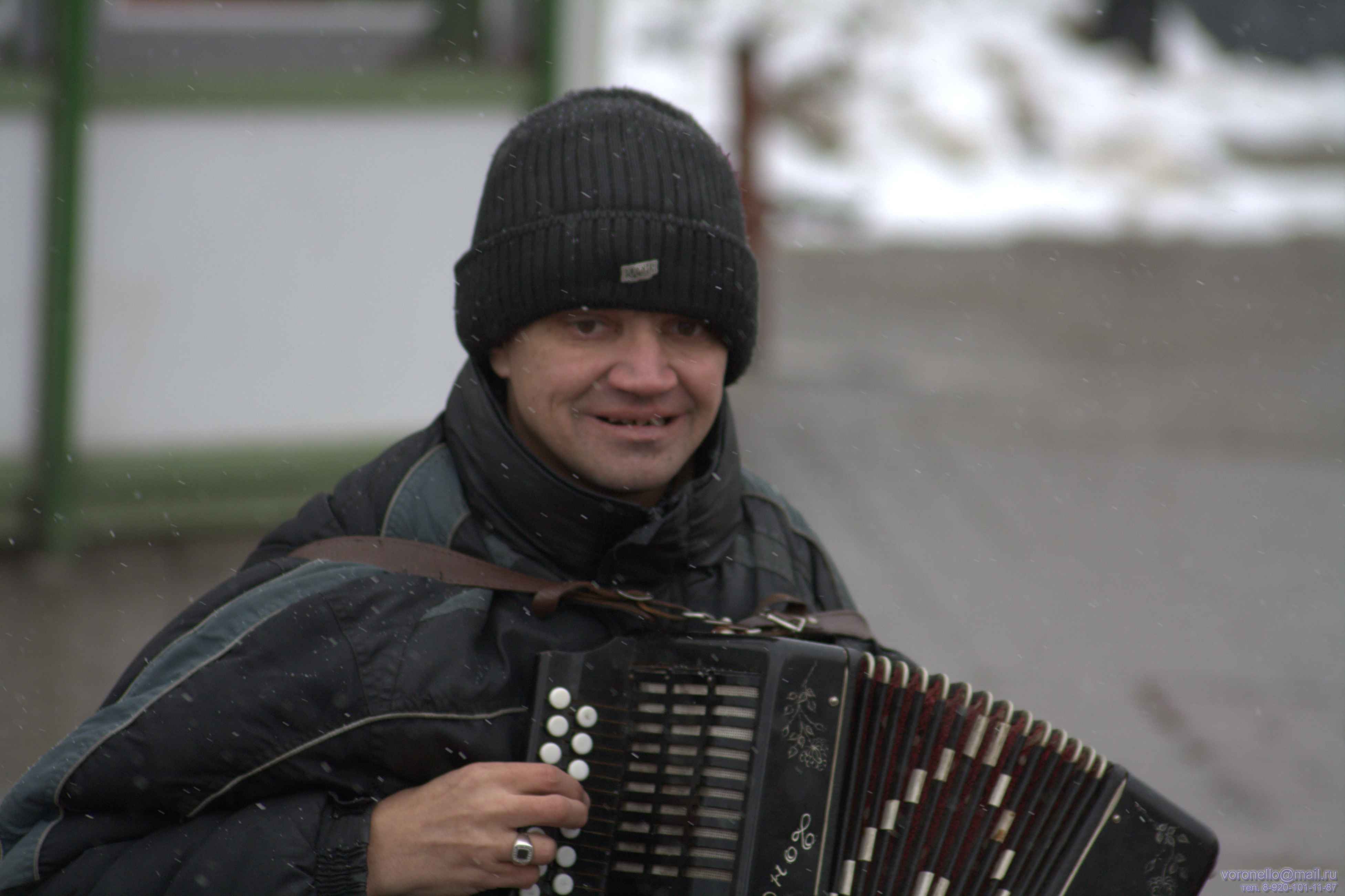 город живет