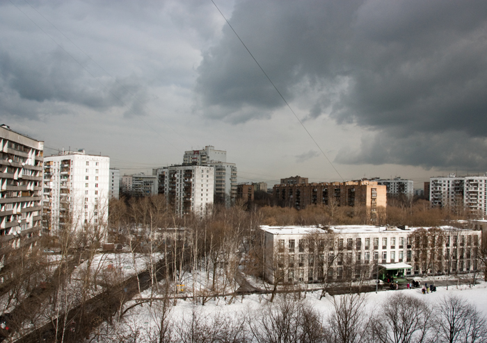 В Москве обычно солнца нет...