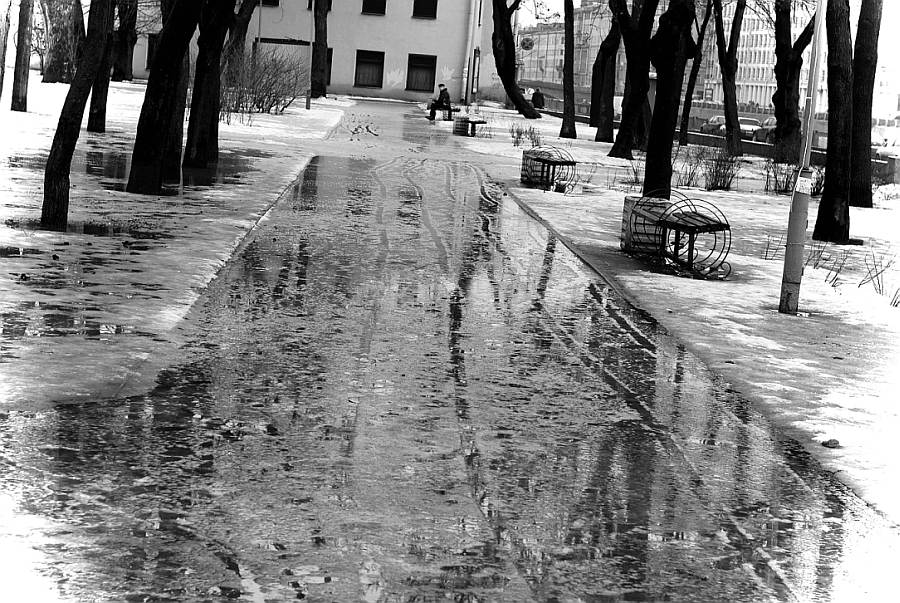 Loneliness under rain