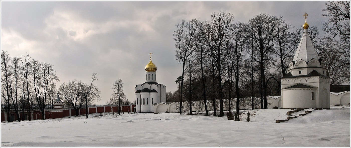 В монастыре