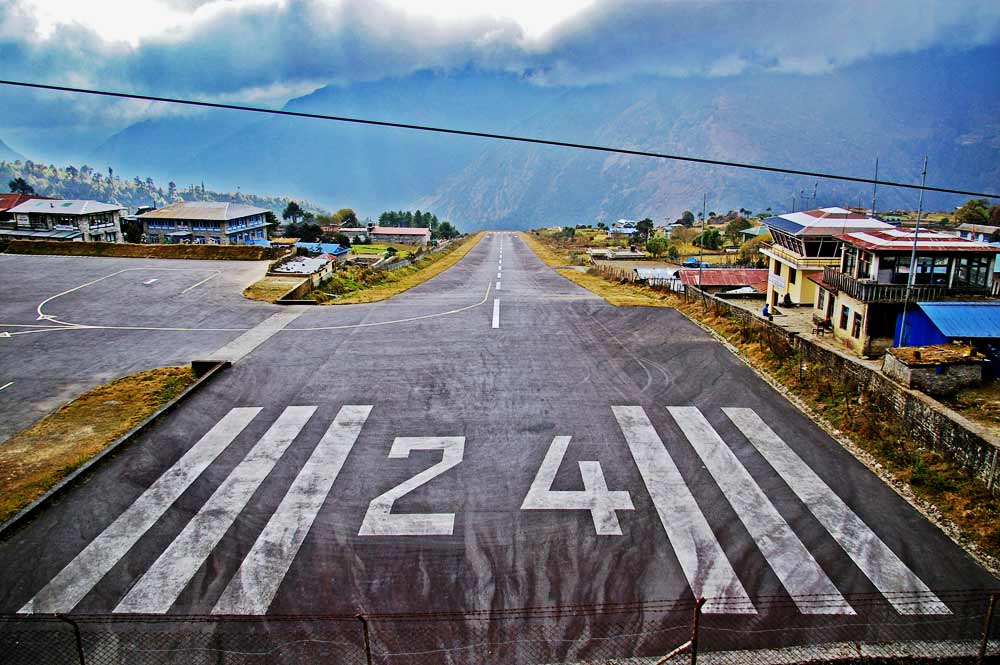 Гималаи. Lukla Airport.