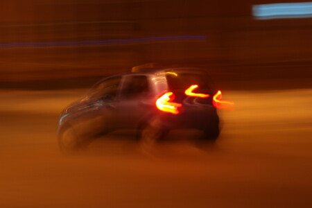 На скорости света