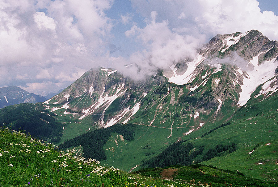 Хребет Аибжа