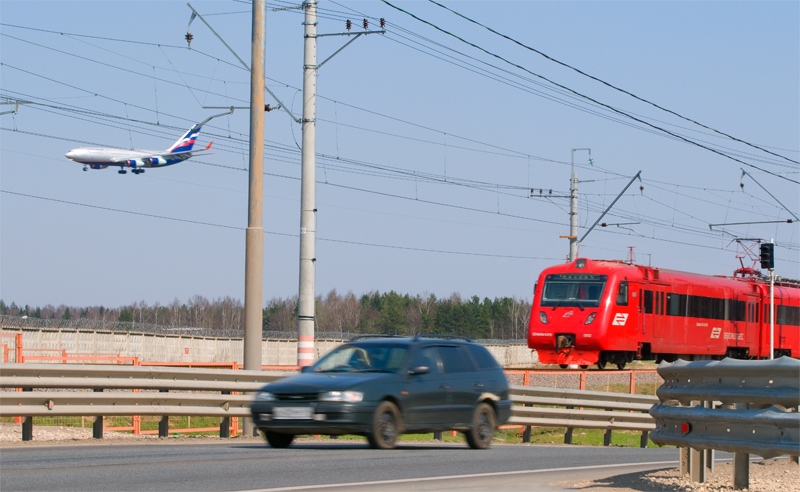 самолетом поездом автомобилем