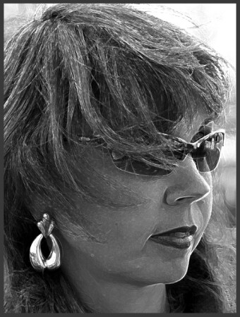 В черно белых тонах...