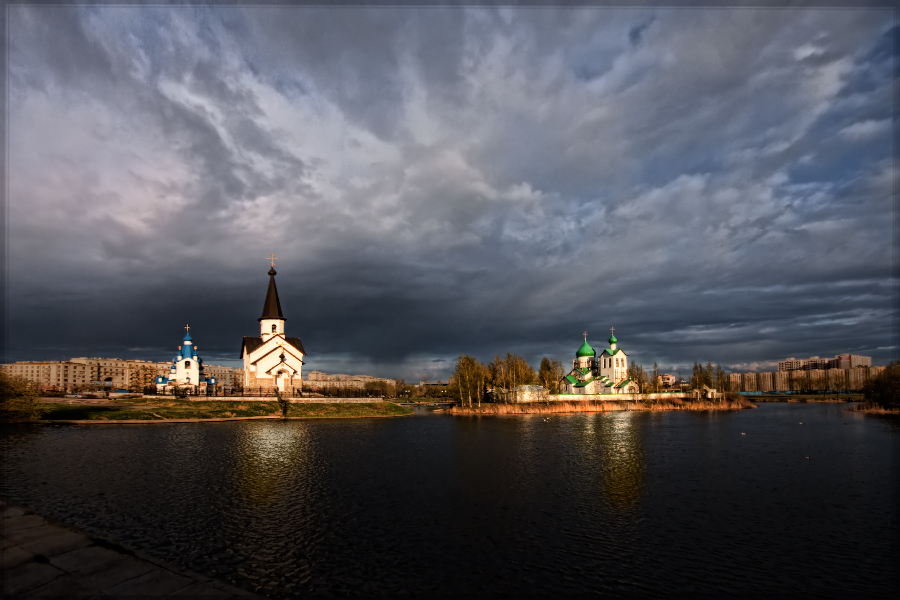 В лучах заката.