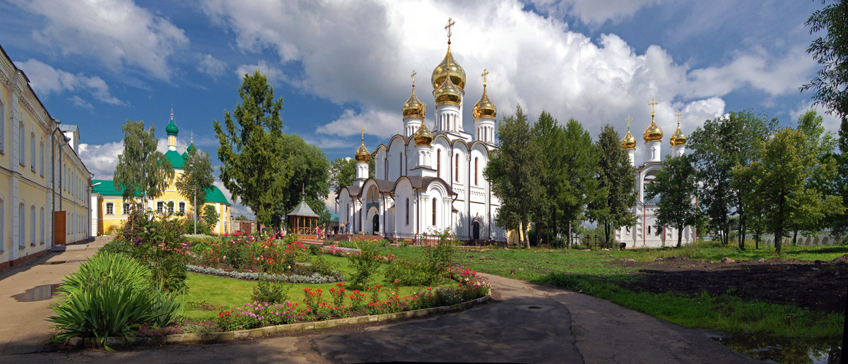 Летняя панорама Никольского монастыря