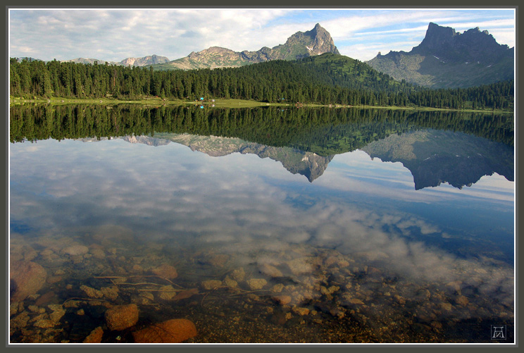 Камни, небо и вода