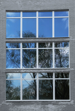 по ту сторону