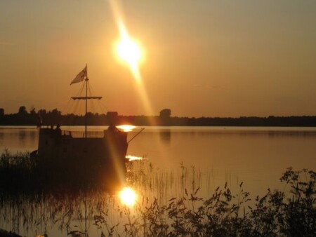 корабль у причала