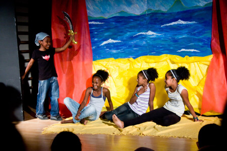 сцена из спектакля-2