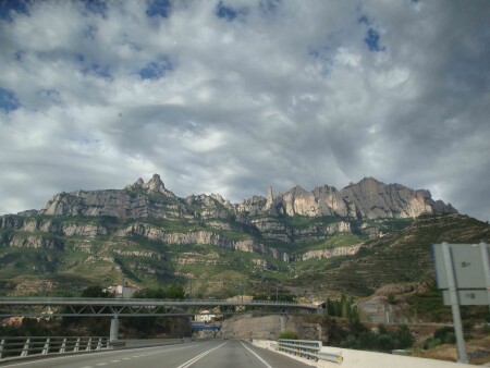 Дорога в монастырь Montserrat. Испания.