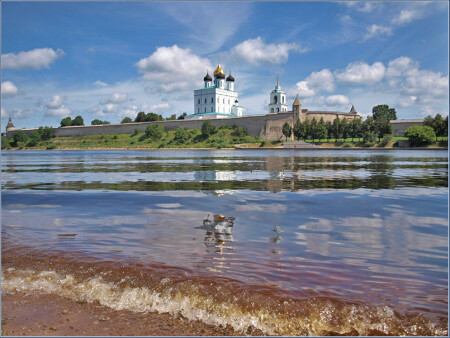 "Унесенные волной". открытка