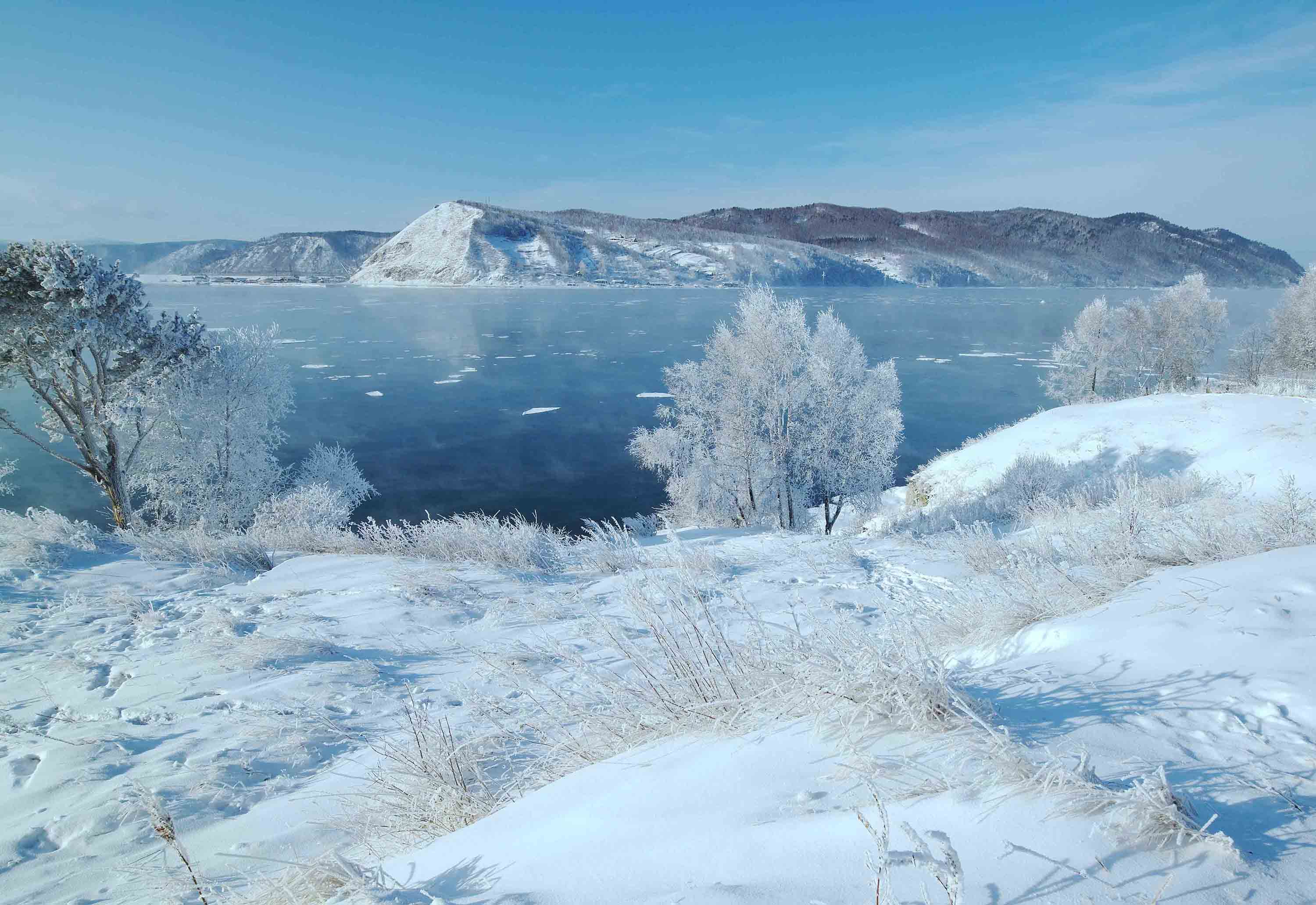 Исток Ангары Зимой