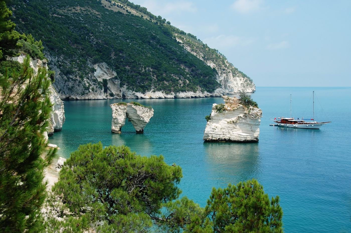 Baia dei Faraglioni. Gargano. Puglia.