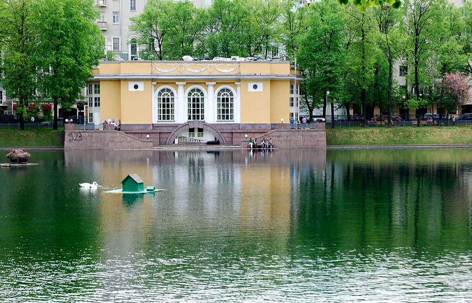  на Патриарших прудах