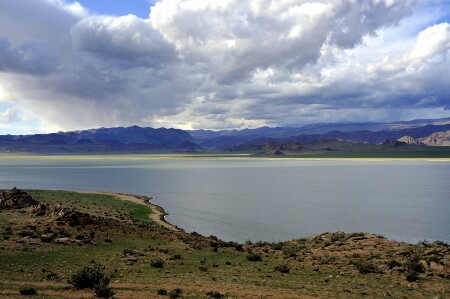 Озеро перед дождем