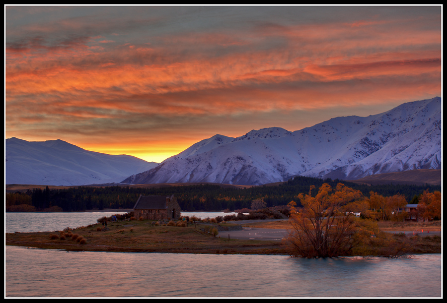 Sunrise on lake Tekapo