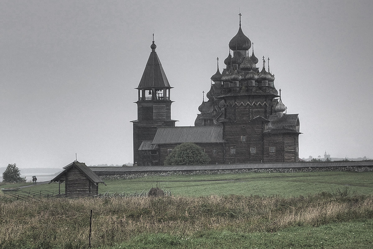 Кижи в дождь...