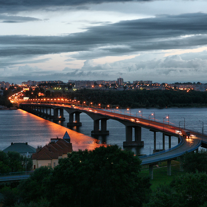 Вечер в Костроме. Мост через Волгу.