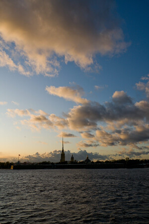 Питер. Небо над Петропавловкой.